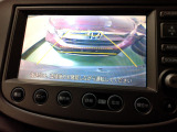 バックカメラの画像です。ガイドラインがスムースな車庫入れをサポートいたします。車庫入れの安心感がアップしますね。