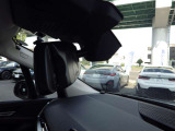 BMWはETCをルームミラーに一体化させていますので、余計な機器がダッシュボード周りに出ず、インテリアのデザインを損なわないのもポイントです。
