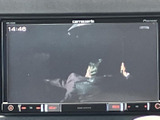 画面にテレビ映像が表示され、停車中の待ち時間などに映像を視聴できます。画面内の表示も確認しやすく、休憩中にニュースや番組を楽しみたい方にうれしい装備です。