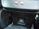 後席側にAC100V1500WコンセントとUSB-C端子2つ付いてます(^^♪