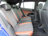 ISOFIX(イソフィックス)基準適合チャイルドシート固定装置!!安心楽々で対応チャイルドシートが取付できます。