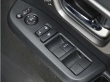 ◆パワーウィンドウスイッチ◆運転席から全席の窓の開閉操作を行うことが出来いつでも換気ができます!