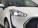 LEDヘッドライトです。デザイン性がよくとても明るいので、夜間の走行や悪天候でも安心です。しかも長寿命!