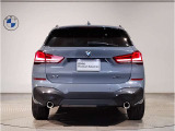 ☆BMWの代名詞とも言える【キドニーグリル】一目見ただけでBMW車であると認識できる確固たるアイコンとして存在感を放ちます☆