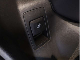 【ミラー型ETC】ETC車載器が見えない為、スタイリッシュでありながら盗難を防止。汎用ではグローブBOX内に搭載が多いのでグローブボックス内の容量確保にも繋がります。