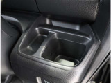 運転席ドリンクホルダー