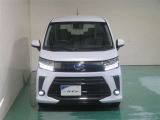 明度の高いLEDヘッドライトで、夜間の運転も安心です。
