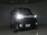 高輝度で点灯速度が速いLEDヘッドライト装備!LEDの明るい光が走行中の視界の確保をサポートして、夜のドライブがより楽しく安全に運転できます♪