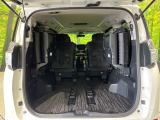 普段のお買い物や通勤、送迎等に十分な荷室スペースを確保しております。セカンドシートを倒すと、大きな荷物の積載も可能です♪