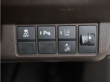 ホンダセンシングが装備されています。アダプティブレーダークルーズやレーンキープアシスト、車線逸脱防止機能なども備えていて、ロングドライブも快適で安全にお楽しみいただけます。