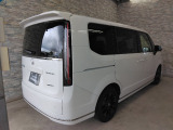 オプションになりますが、ボディーコーティングもご用意しております。新車の輝きに近づき、洗車などのお手入れも楽になりますよ。