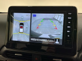 全方位モニターがついています! 車の周囲を360&deg;安全確認できるので、普段の駐車はもちろんの事、縦列駐車や幅寄せの際にも活躍してくれますよ。