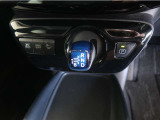 無段変速機(CVT)を搭載。有段変速機に存在する「変速ショック」が無いので、スムーズなアクセル操作が可能です♪