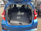 シートをすべて倒すとこんなに広々。たくさん荷物を積めます。これだけのスペースであればかなりの荷物が載せられます!