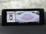 狭い場所での駐車やすれ違いなどでより的確な運転操作に役立つ360&deg;ビューモニターが装備されています。