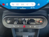 初代ローバーMINIのインパネ周りを現代版に生まれ変わらせたカリスマティック・シンプリシティな内装!