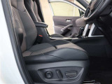 パワーシート搭載。微妙な調整が手軽にでき、ピッタリなポジションで運転することが可能です。