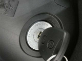 離れたところからでもドアの施錠・開錠ができるキーレスエントリーキーです。