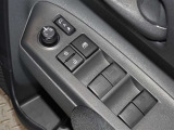 電動格納式ドアミラー・パワーウインドウを装備しています。