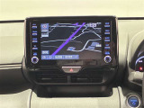 ディスプレイオーディオを装備。フルセグTV Bluetooth オーディオ対応。スマホとクルマをつなぐことで、これまでのナビに加えて、いろんなサービスが楽しめます。