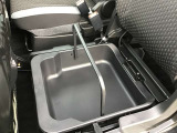 工夫を凝らした収納。限られたスペースを活用しています。