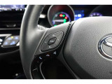 オーディオはステアリングスイッチで操作OKです!運転中にハンドルから手を離さないで操作が可能なので、安全性もアップしますね!