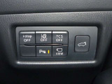 【パーキングセンサー】障害物などが車両に近づいた際に、音と画面表示にてお知らせしてくれます。警告音も段階的に鳴ってくれるので、どのくらいの近さなのか感覚的に察知することが出来ます♪