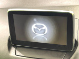 【マツダコネクトナビ】車内の雰囲気にマッチした一体型タイプのナビ。各種車輌設定やBluetooth再生等、様々な機能が楽しめます。直感的なダイヤル操作が可能で、使い勝手も良好です。