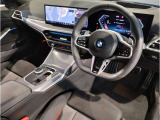 ☆センターパネルを運転席側に僅かに傾けたBMW独特のインパネ☆【駆け抜ける歓び】はここからもスタートしております☆