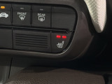 運転席側にはシートヒーターが付いています!寒い日に便利な装備ですね。