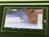 ナビ画面でテレビ映像を楽しめる装備です。停車中の休憩時間などに映像を視聴でき、待ち時間も快適に過ごせます。操作画面がまとまり、扱いやすい点も魅力です。
