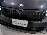 BMW代表的な特徴のキドニーグリル。BMWのすべてのモデルに採用され、BMWらしさを強調しております。