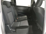 ゆとりある広々とした車内空間は、ドライブを始め買い物やレジャーなど、幅広く活躍します。一人でもみんなとでもお出かけを楽しみましょう!