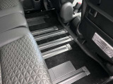 フロアマットもきれいな状態です。