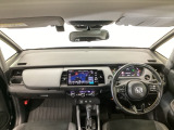 【前方視界】開放的な前方視界!運転がしやすく疲れにくいです♪窓が大きく、見通しがとっても良いおクルマですよ♪
