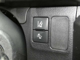 【衝突回避被害軽減装置・車線逸脱警報装置】のセットスイッチです。安全装備搭載でドライバーの安全をサポートします。