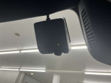 リバース連動型のバックカメラは、精度が良く、バックや縦列駐車もストレスなく止められます。カメラの性能も日々進化しており画質には私たちも驚かされます。ぜひ実車でのご確認をお願い致します!