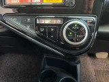 エアコンの操作部です。AUTOのボタンがあり、温度はダイヤルで合わせます。