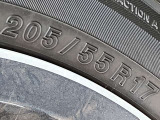 タイヤサイズは205/55R17