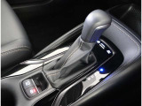 静粛性に優れた快適空間と静かな走りを実現。さらにEVモードではモーターのみでの走行でエンジン音や振動を感じさせない走りが楽しめます。