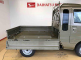 荷台アオリは3方向開き!フラットな荷台で効率よく荷物を積み降ろし出来ます!