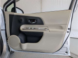 運転席ドア内張はご覧の通り