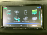 ラジオやSD、Bluetooth Audioなど複数の音源が画面に表示され、好みに合わせて選べます。通勤や休日のお出かけなど、日常の移動時間に音楽やラジオを楽しみたい方に便利です。