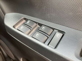 感覚的に操作可能なパワーウィンドスイッチになります。