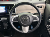 【純正革巻きステアリング】上質な革を使用することで、手にしっかり馴染みとても運転しやすいハンドルです♪