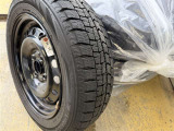 雪国の必需品、冬タイヤ有りです。
