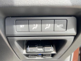 【メモリー機能付きパワーシート】ドライバーごとに設定したシート位置を記憶して、ボタン一つで切り替えできる便利な機能!運転する方が複数名いらっしゃるご家庭におすすめです♪