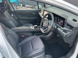 運転席も広々、ドライブも楽しめますね♪実際お座りいただくのが、分かりやすいと思います。お気軽にご来店ください!