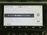 Bluetooth Audioの画面から、接続状況や音量設定、ソース選択などが確認できます。表示が見やすく、普段使いの音楽再生も画面を見ながら設定しやすい装備です。
