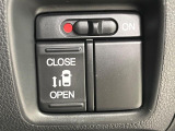 【パワースライドドア】スマートキーや運転席のスイッチでスライドドアの開閉が可能♪電動だから力を入れてドアを開ける必要が無く、小さいお子様でも、重い荷物を持っている時もラクに開け閉めできます♪